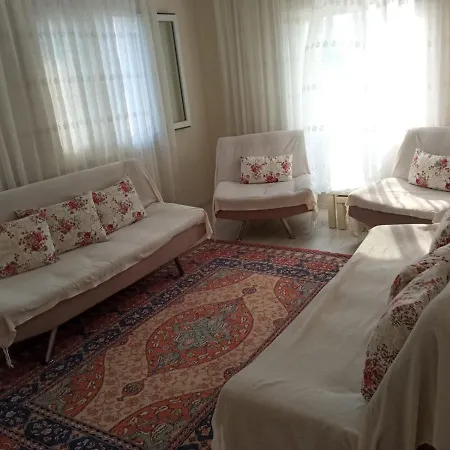 Bahceli Muestakil Ev Feriehus