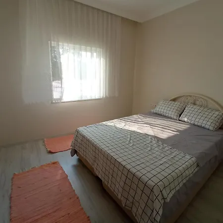 Bahceli Muestakil Ev Feriehus *